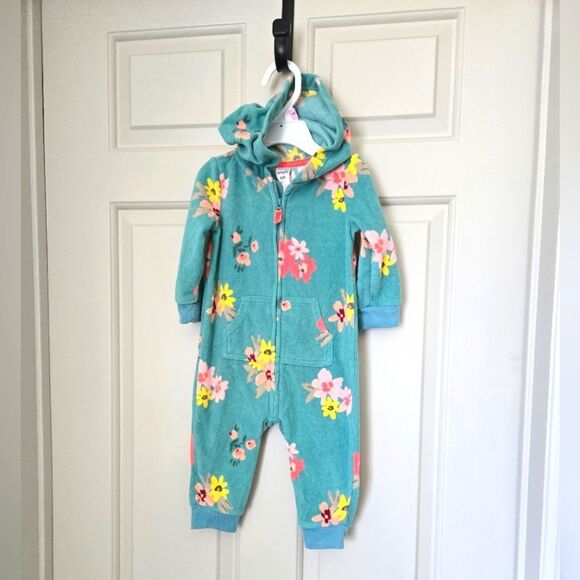 2/$20 Carters Fleece Jumpsuit Size 9m - Picture 1 of 3